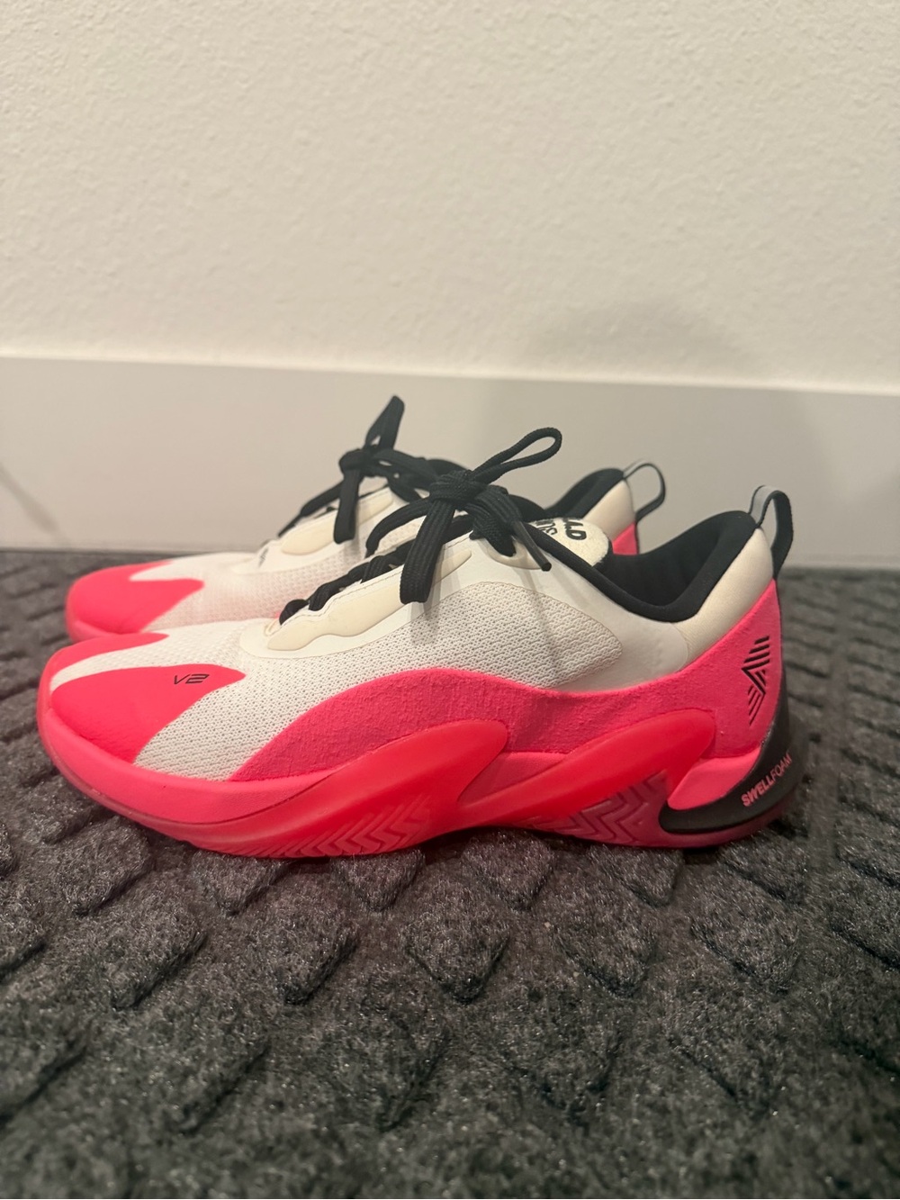 RAD V2 Neon Pink